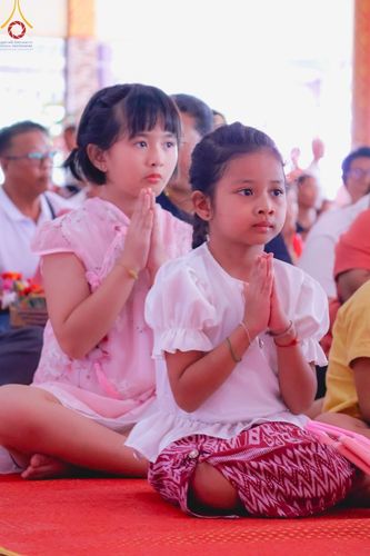 ภาพ No.179220:พิธีทอดกฐิน ณ วัดถ้ำคีรีวงศ์ อ.เปิ้นดัง รัฐเคด้าห์ ประเทศมาเลเซีย ในโครงการกฐินสามัคคีทั่วไทย 30,000 วัด บูชาธรรม 80 ปี หลวงพ่อธัมมชโย โดยคณะศิษยานุศิษย์วัดพระธรรมกาย วันที่ 1 พฤศจิกายน พ.ศ. 2567