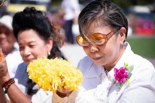 ภาพ No.304098:วันที่ 25 มกราคม พ.ศ. 2569 พิธีต้อนรับพระธรรมยาตรา  รร.สามัคคีราษฏร์บำรุง-วัดพระธรรมกาย ในโครงการธรรมยาตรา กตัญญูบูชา มหาปูชนียาจารย์ พระมงคลเทพมุนี(สด จนฺทสโร) พระผู้ปราบมาร อนุสรณ์สถาน 7 แห่ง ปีที่ 14