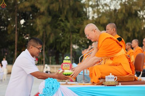 ภาพ No.292348:วันที่ 11 มกราคม พ.ศ. 2569 พิธีตักบาตรพระธรรมยาตรา ณ อนุสรณ์สถานคลองบางนางแท่น อ.สามพราน จ.นครปฐม ในโครงการธรรมยาตรา กตัญญูบูชา มหาปูชนียาจารย์ พระมงคลเทพมุนี(สด จนฺทสโร) พระผู้ปราบมาร อนุสรณ์สถาน 7 แห่ง ปีที่ 14