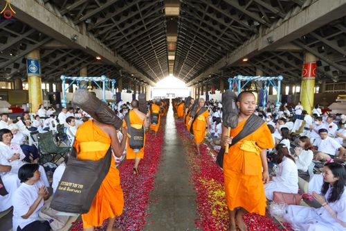 ภาพ No.306019:วันที่ 25 มกราคม พ.ศ. 2569 พิธีต้อนรับพระธรรมยาตรา วัดพระธรรมกาย(ภาพชุดที่ 4) ในโครงการธรรมยาตรา กตัญญูบูชา มหาปูชนียาจารย์ พระมงคลเทพมุนี(สด จนฺทสโร) พระผู้ปราบมาร อนุสรณ์สถาน 7 แห่ง ปีที่ 14