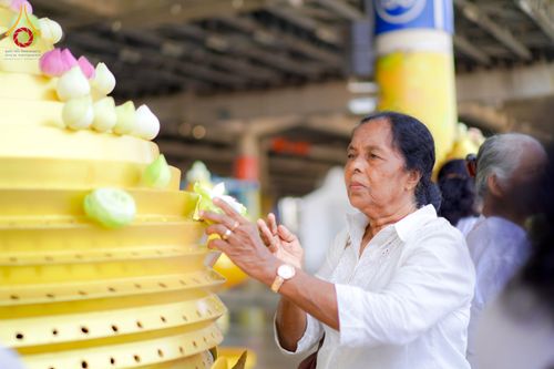ภาพ No.326831:วันที่ 27-30 เมษายน พ.ศ.2569 ต้อนรับชาวต่างชาติจากประเทศมาเลเซีย ฝรั่งเศส เมียนมาร์ และศรีลังกา  เยี่ยมชมวัดพระธรรมกาย