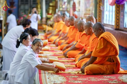 ภาพ No.341697:วันเสาร์ที่ 25 กรกฎาคม พ.ศ.2569  พิธีอุปสมบทหมู่พระธรรมทายาท รุ่นเข้าพรรษา ประจำปี 2569 จำนวน 20 รูป จัดโดย ธุดงคสถานพิษณุโลก  ณ พัทธสีมา วัดเกาะแก้วประชานุรักษ์ ต.ชัยนาม อ.วังทอง จ.พิษณุโลก