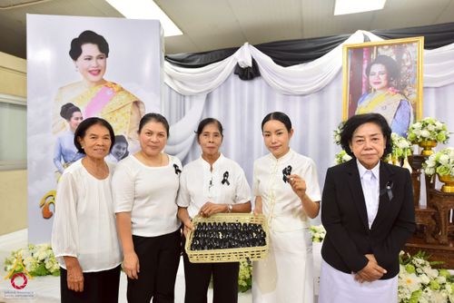 ภาพ No.267668:วันที่ 7 พฤศจิกายน พ.ศ. 2568 พสกนิกรอำเภอคลองหลวง รวมใจบำเพ็ญกุศลปัณรสมวาร (15 วัน) อุทิศถวายเป็นพระราชกุศลแด่ “สมเด็จพระพันปีหลวง” ณ วัดพระธรรมกาย