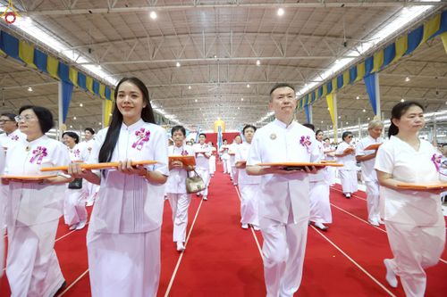 ภาพ No.240802:วันพุธที่ 27 สิงหาคม พ.ศ. 2568 พิธีทอดผ้าป่าเพื่อสร้างอาคาร  82 ปี หลวงพ่อธัมมชโย สมทบกฐินวัดพระธรรมกาย และกฐิน 30,000 วัดทั่วประเทศ ครั้งที่ 1