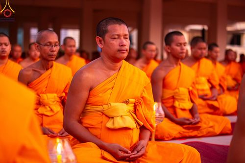 ภาพ No.201678:พิธีจุดประทีปถวายเป็นพุทธบูชา และบูชาธรรมมหาปูชนียาจารย์ ณ อาคารธรรมยาตรา กตัญญูบูชามหาปูชนียาจารย์ ตรงข้ามวัดปากน้ำภาษีเจริญ จ.กรุงเทพมหานคร ในโครงการธรรมยาตรา กตัญญูบูชา มหาปูชนียาจารย์ พระมงคลเทพมุนี(สด จนฺทสโร) พระผู้ปราบมาร อนุสรณ์สถาน 7 แห่ง