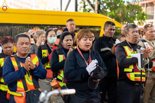 ภาพ No.117060:V.16 เป็นทีม การเตรียมงาน เก็บงาน การรับบุญของเจ้าหน้าที่หน่วยงานต่างๆ เพื่อโครงการธรรมยาตรา กตัญญูบูชามหาปูชนียาจารย์ พระมงคลเทพมุนี (สด จนฺทสโร) พระผู้ปราบมาร อนุสรณ์สถาน 7 แห่ง ปีที่ 12 ระหว่างวันที่ 2 - 31 มกราคม พ.ศ. 2567