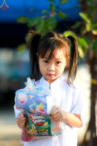 ภาพ No.112809:พิธีตักบาตรพระธรรมยาตราฯ ณ วัดสองพี่น้อง จ.สุพรรณบุรี วันที่ 15 มกราคม พ.ศ. 2567