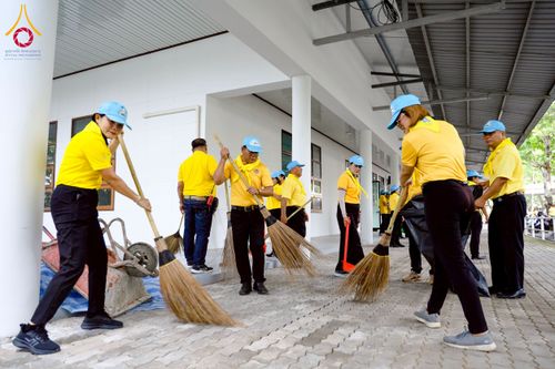 ภาพ No.226830:กิจกรรมจิตอาสาพัฒนา “เราทำความ ดี ด้วยหัวใจ” เนื่องในโอกาสวันพระบาทสมเด็จพระปกเกล้าเจ้าอยู่หัว ณ วัดพระธรรมกาย อ.คลองหลวง จ.ปทุมธานี วันพุธที่ 28 พฤษภาคม พ.ศ. 2568