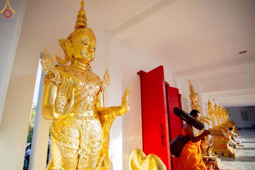 ภาพ No.193366:พิธีต้อนรับพระธรรมยาตรา ณ อนุสรณ์สถาน สถานที่เกิดในเพศสมณะ วัดสองพี่น้อง อำเภอสองพี่น้อง จังหวัดสุพรรณบุรี ในโครงการธรรมยาตรา กตัญญูบูชา มหาปูชนียาจารย์ พระมงคลเทพมุนี(สด จนฺทสโร) พระผู้ปราบมาร อนุสรณ์สถาน 7 แห่ง ปีที่ 13 วันที่ 11 มกราคม พ.ศ. 2568