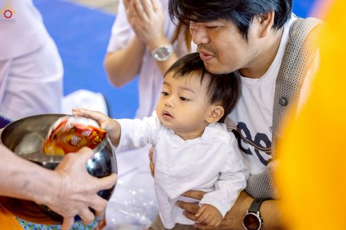 ภาพ No.263973:วันอาทิตย์ที่ 2 พฤศจิกายน พ.ศ. 2568 พิธีตักบาตรอาทิตย์ต้นเดือน ณ บ้านแก้วเรือนทองคุณยายฯ วัดพระธรรมกาย