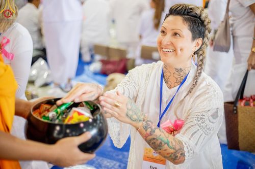 ภาพ No.207341:พิธีตักบาตร และปฏิบัติธรรมช่วงสาย ในวันมาฆบูชา วันพุธที่ 12 กุมภาพันธ์ พ.ศ. 2568 ณ วัดพระธรรมกาย จังหวัดปทุมธานี