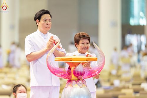 ภาพ No.160231:พิธีทอดผ้าป่าสมทบกฐินวัดพระธรรมกาย และสมทบกฐิน 30,000 วัดทั่วไทย ครั้งที่ 3 ณ สภาธรรมกายสากล วัดพระธรรมกาย วันพฤหัสบดีที่ 10 ตุลาคม พ.ศ. 2567