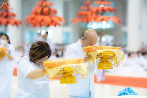 ภาพ No.167810:พิธีทอดกฐิน และ พิธีกรานกฐิน ในวันอาทิตย์ที่ 3 พฤศจิกายน พ.ศ. 2567 ณ วัดพระธรรมกาย จ.ปทุมธานี