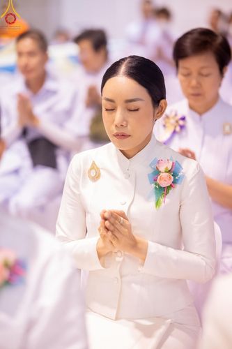 ภาพ No.147161:พิธีมุทิตาสักการะพระภิกษุ ผู้สอบได้เปรียญธรรม 9 ประโยคระดับโลกปีที่ 36, พิธีมอบโล่เกียรติยศและทุนการศึกษา สำนักเรียนบาลีดีเด่นทั่วประเทศ, พิธีถวายมหาสังฆทานคณะสงฆ์ 2,000 กว่าวัด ทั่วประเทศ ปีที่ 24, พิธีถวายไทยธรรมคณะสงฆ์ 323 วัด 4 จังหวัดชายแดนภาคใต้