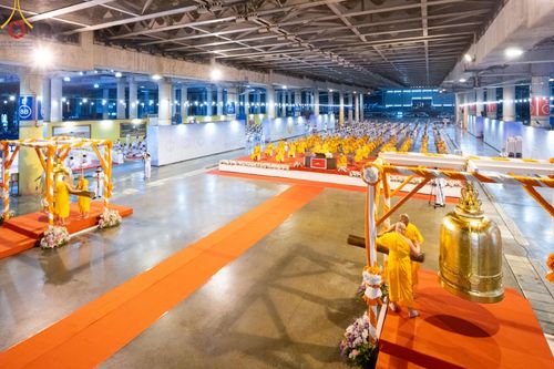 ภาพ No.154920:พิธีจุดประทีป, พิธีฉลองชัยสวดมนต์บทธัมมจักกัปปวัตนสูตร ณ มหารัตนวิหารคด วัดพระธรรมกาย วันอังคารที่ 17 กันยายน พ.ศ. 2567