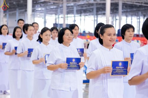 ภาพ No.153304:พิธีมุทิตาสักการะ พระภิกษุ-สามเณร ผู้สอบไล่ได้เปรียญธรรม ประโยค 1-2 ถึงประโยค ป.ธ.9 และบาลีศึกษา ประโยค1-2 ถึง บ.ศ.9 , พิธีมอบดวงแก้วสามเณรผู้ทรงบาลีไวยากรณ์ วัดพระธรรมกาย และ ศูนย์ส่งเสริมศีลธรรมในประเทศและต่างประเทศ วันอาทิตย์ที่ 8 กันยายน พ.ศ.2567