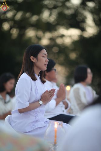 ภาพ No.192744:พิธีจุดประทีปถวายเป็นพุทธบูชา และบูชาธรรมมหาปูชนียาจารย์ ณ อนุสรณ์สถานคลองบางนางแท่น อ.สามพราน จ.นครปฐม ในโครงการธรรมยาตรา กตัญญูบูชา มหาปูชนียาจารย์ พระมงคลเทพมุนี(สด จนฺทสโร) พระผู้ปราบมาร อนุสรณ์สถาน 7 แห่ง ปีที่ 13 วันที่ 10 มกราคม พ.ศ. 2568
