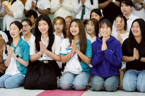 ภาพ No.243167:วันพฤหัสบดีที่ 4 กันยายน พ.ศ. 2568 เวลา 07.00-08.15 น. มหาวิทยาลัยเกษตรศาสตร์ กำแพงแสน ร่วมทำบุญตักบาตร Freshy KU85 พระสงฆ์ 85 รูป