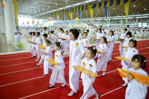 ภาพ No.251666:วันที่ 10 ตุลาคม พ.ศ. 2568 พิธีทอดผ้าป่าสมทบกฐินวัดพระธรรมกาย และสมทบกฐิน 30,000 กว่าวัดทั่วประเทศ ครั้งที่ 3 ณ สภาธรรมกายสากล วัดพระธรรมกาย