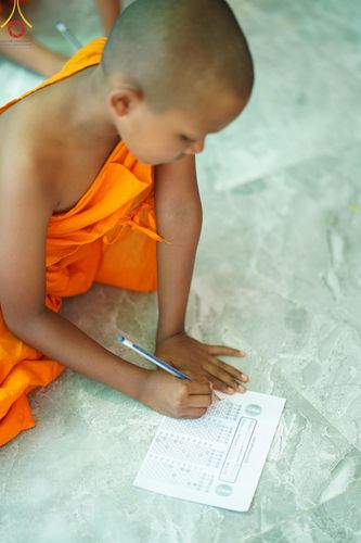 ภาพ No.61178:สามเณรออกบิณฑบาต และกิจกรรมอบรมสามเณร ในโครงการบรรพชาสามเณรฟื้นฟู พระพุทธศาสนาทั่วไทย ณ ศูนย์อบรมที่พักสงฆ์บ้านร่มเย็น จ.นราธิวาส วันที่ 2-15 เมษายน พ.ศ. 2567