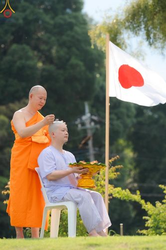 ภาพ No.147535:พิธีตัดปอยผม ขอขมา มอบบาตร ผ้าไตร โครงการปฐมอุปสมบท สมโภชอุโบสถ บูชาธรรม 80 ปี หลวงพ่อธัมมชโย ณ วัดพระธรรมกายโทชิหงิ ประเทศญี่ปุ่น วันพฤหัสบดีที่ 8 สิงหาคม พ.ศ. 2567