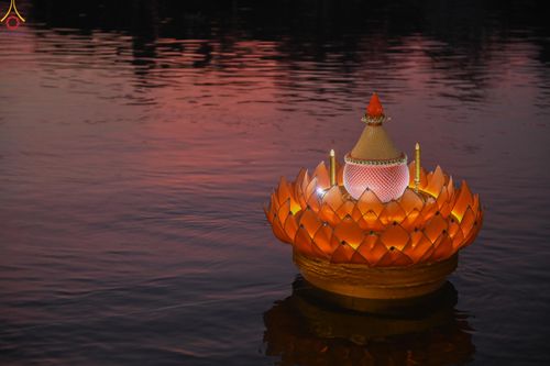 ภาพ No.301340:วันที่ 22 มกราคม พ.ศ. 2569 พิธีลอยประทีปธรรมถวายเป็นพุทธบูชา และบูชาธรรมมหาปูชนียาจารย์  ณ อนุสรณ์สถานลำดับที่ 5 สถานที่เผยแผ่วิชชาธรรมกายครั้งแรก อนุสรณ์สถานบางปลา วัดบางปลา อำเภอบางเลน จังหวัดนครปฐม ในโครงการธรรมยาตรา กตัญญูบูชา มหาปูชนียาจารย์ พระมงคล