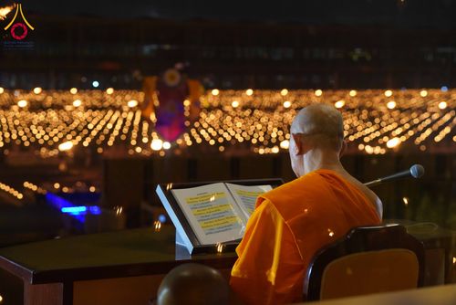 ภาพ No.312426:วันอังคารที่ 3 มีนาคม พ.ศ.2569 พิธีเวียนประทักษิณและจุดมาฆประทีป (ภาพชุดที่ 2) ณ ลานธรรมพระมหาธรรมกายเจดีย์ วัดพระธรรมกาย