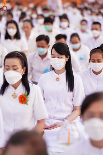 ภาพ No.75221:พิธีจุดประทีปถวายเป็นพุทธบูชา และบูชาธรรมมหาปูชนียาจารย์ ในโครงการธรรมยาตรากตัญญูบูชา มหาปูชนียาจารย์ พระมงคลเทพมุนี(สด จนฺทสโร) พระผู้ปราบมาร ปีที่ 11 ณ อนุสรณ์สถานลำดับที่ 7 สถานที่ขยายวิชชาธรรมกาย วัดพระธรรมกาย จ.ปทุมธานี วันที่ 31 มกราคม พ.ศ. 2566