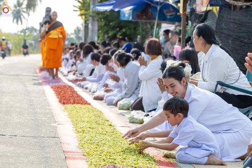 ภาพ No.295065:วันที่ 14 มกราคม พ.ศ. 2569 พิธีต้อนรับพระธรรมยาตรา อนุสรณ์สถานลำดับที่ 4  สถานที่เกิดด้วยกายธรรม ณ วัดโบสถ์บน ต.บางคูเวียง จ.นนทบุรี ในโครงการธรรมยาตรา กตัญญูบูชา มหาปูชนียาจารย์ พระมงคลเทพมุนี(สด จนฺทสโร) พระผู้ปราบมาร อนุสรณ์สถาน 7 แห่ง ปีที่ 14