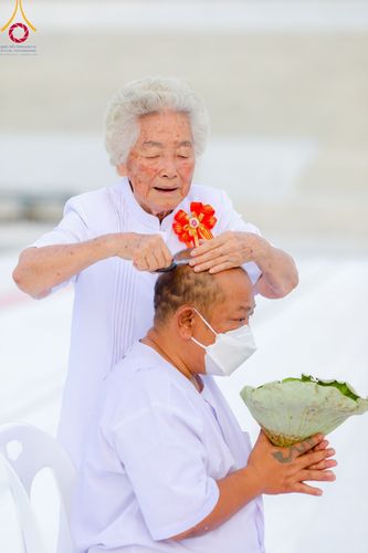 ภาพ No.99913:พิธีปลงผมธรรมทายาท โครงการอุปสมบทบูชาธรรมมหาปูชนียาจารย์ พ.ศ. 2566 ณ ลานธรรม มหาวิหารคด 8-9 ศูนย์อบรมวัดพระธรรมกาย วันอาทิตย์ที่ 3 ธันวาคม พ.ศ. 2566