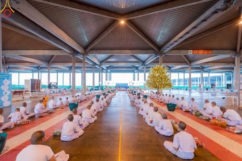 ภาพ No.214571:วันศุกร์ที่ 4 เมษายน พ.ศ.2568 นาคธรรมทายาทตักบาตรพระพี่เลี้ยง ในโครงการบรรพชาสามเณร ฟื้นฟูพระพุทธศาสนาทั่วไทย ณ วิหารคด 22 วัดพระธรรมกาย