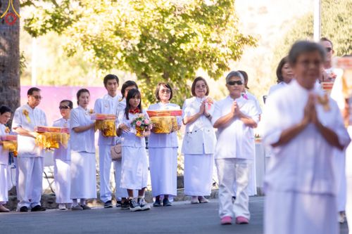 ภาพ No.100303:พิธีทอดกฐินบรมจักรพรรดิ ณ วัดพระธรรมกายแคลิฟอร์เนีย เมืองอาซูซ่า รัฐแคลิฟอร์เนีย ประเทศสหรัฐอเมริกา วันอาทิตย์ที่ 12 พฤศจิกายน พ.ศ. 2566