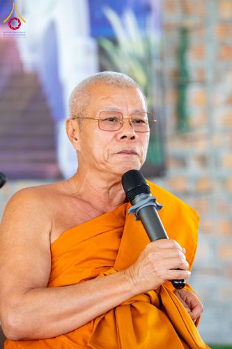 ภาพ No.181513:พิธีขอขมาผู้ปกครอง, พิธีมอบบาตรผ้าไตร, พิธีบรรพชาสามเณร โดยพระครูวิบูลย์เจติยาทร รองเจ้าคณะจังหวัดลำพูน ณ ธุดงคสถานลำพูน ต.เหล่ายาว  อ.บ้านโฮ่ง จ.ลำพูน วันที่ 5 ธันวาคม พ.ศ. 2567