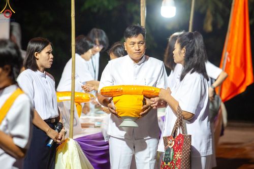 ภาพ No.156643:พิธีบรรพชาอุปสมบท ธรรมทายาท โครงการอุปสมบทหมู่บูชาธรรมครบรอบ 107 ปี วันครูผู้ค้นพบวิชชาธรรมกาย ณ โบสถ์พระไตรปิฏก วัดพระธรรมกาย วันเสาร์ที่ 14 กันยายน พ.ศ. 2567
