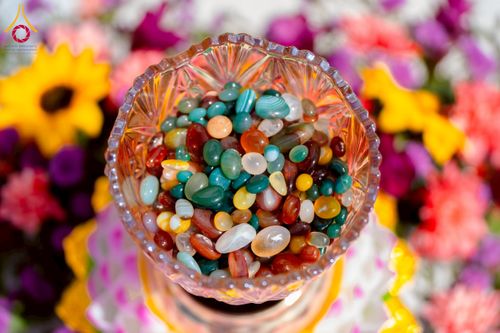 ภาพ No.255450:วันที่ 13 ตุลาคม พ.ศ. 2568 พิธีบรรจุพระบรมสารีริกธาตุ ผูกผ้า 7 สี เพื่อความเป็นสิริมงคล  และ ยกช่อฟ้า ประดิษฐานบนหลังคาอุโบสถวัดทุ่งเจริญธรรม ถวายบูชาธรรม 81 ปี หลวงพ่อธัมมชโย โดยคณะศิษยานุศิษย์ ณ วัดทุ่งเจริญธรรม อ.อมก๋อย จ.เชียงใหม่