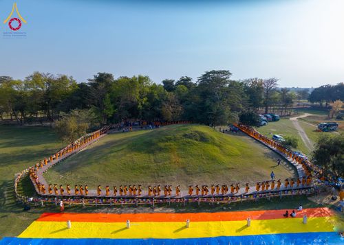 ภาพ No.132323:พิธีจุดโคมประทีปถวายเป็นพุทธบูชา ในโครงการบรรพชา 1,250 รูป ณ แดนประสูติ สวนลุมพินี ประเทศเนปาล วันที่ 17 มีนาคม พ.ศ. 2567