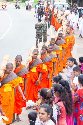ภาพ No.140663:PhotoStory มหาศรัทธา ธรรมยาตราศรีลังกา EP.4 โครงการสยาม-ลังกา ธรรมยาตรา ฉลองเทศกาลวิสาขบูชาแห่งชาติ ศรีลังกา  บูชาธรรม 80 ปีหลวงพ่อธัมมชโย เส้นทางจาก เมืองดัมบูลลา ไปยัง เมืองมาตะเล  ตั้งแต่วันที่ 17-20 พฤษภาคม พ.ศ. 2567