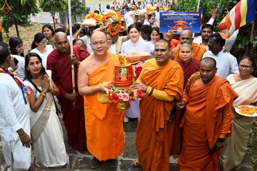 ภาพ No.263487:วันที่ 18 ตุลาคม พ.ศ. 2568 พิธีแห่กฐิน และกฐินสมทบหลวงพ่อ ธัมมชโย  ถวายแด่ วัดพุทธภูมิ เมืองโภปาล รัฐมัธยประเทศ ประเทศอินเดีย 