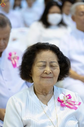 ภาพ No.323631:วันที่ 22 เมษายน พ.ศ.2569(วันคุ้มครองโลก) งานถวายมหาสังฆทาน 40,000 กว่าวัดทั่วประเทศ พิธีภาคสาย ปฏิบัติธรรม ,  พิธีมอบปัจจัยช่วยเหลือครู 4 จังหวัดชายแดนภาคใต้