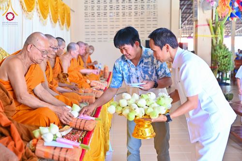 ภาพ No.182937:พิธีทอดกฐิน ณ วัดวังวุ้ง อ.ท่าตะเกียบ จ.ฉะเชิงเทรา ในโครงการทอดกฐินสามัคคีทั่วไทย 30,000 วัด บูชาธรรม 80 ปี หลวงพ่อธัมมชโย โดยคณะศิษยานุศิษย์วัดพระธรรมกาย วันที่ 10 พฤศจิกายน พ.ศ. 2567