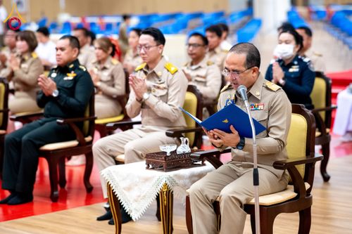 ภาพ No.208940:พระบาทสมเด็จพระเจ้าอยู่หัว ทรงมีพระราชศรัทธาทรงพระกรุณาโปรดเกล้าฯ ให้บำเพ็ญพระราชกุศลถวายภัตตาหารพระราชทาน การสอบบาลีสนามหลวง ณ วัดพระธรรมกาย ย อ.คลองหลวง จ.ปทุมธานี วันที่ 23-24 กุมภาพันธ์ พ.ศ. 2568