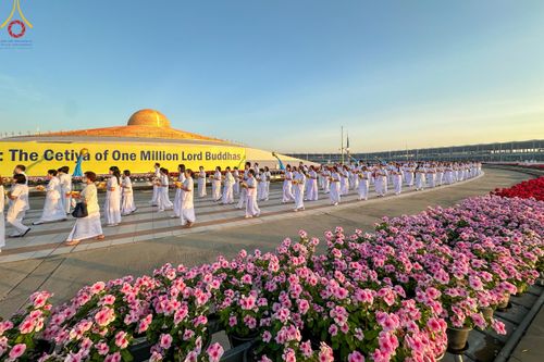 ภาพ No.180518:พิธีบรรพชาอุปสมบท โครงการอุปสมบทบูชาธรรมมหาปูชนียาจารย์ ประจำปีพุทธศักราช 2567 วันเสาร์ที่ 7 ธันวาคมพ.ศ. 2567 ณ วัดพระธรรมกาย จ.ปทุมธานี