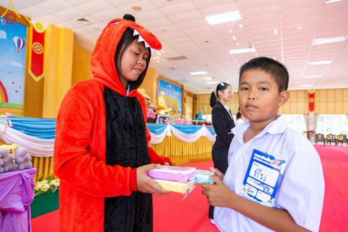 ภาพ No.185151:กิจกรรมวันรวมพลังเด็กดี V-Star ผู้นำฟื้นฟูศีลธรรมโลก จังหวัดพิจิตร ณ ศูนย์ปฏิบัติธรรมกัลยาณมิตรพิจิตร ต.ตะพานหิน อ.ตะพานหิน จ.พิจิตร วันที่ 12 ธันวาคม พ.ศ. 2567