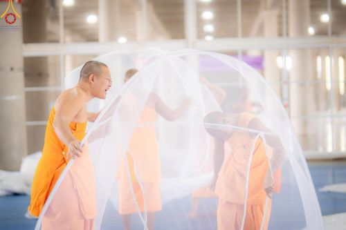 ภาพ No.218246:วันที่ 12-18 เมษายน พ.ศ. 2568 พระภิกษุและเจ้าหน้าที่อาสาสมัคร เตรียมพื้นที่ต้อนรับพักค้างพระสังฆาธิการ เนื่องในงานวันคุ้มครองโลก 22 เมษายน พ.ศ. 2568