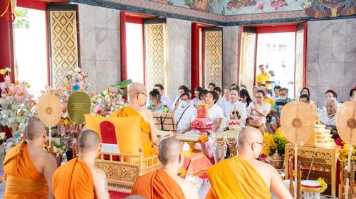 ภาพ No.165077:พิธีทอดกฐิน ณ วัดใหม่พิเรนทร์ แขวงวัดอรุณ เขตบางกอกใหญ่ กรุงเทพมหานคร ในโครงการกฐินสามัคคีทั่วไทย 30,000 วัด บูชาธรรม 80 ปี หลวงพ่อธัมมชโย โดยคณะศิษยานุศิษย์วัดพระธรรมกาย วันที่ 20 ตุลาคม พ.ศ. 2567