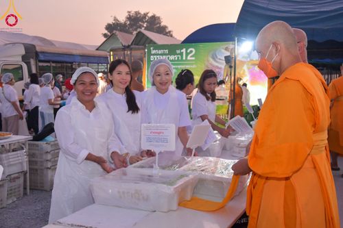 ภาพ No.109866:ถวายภัตตาหารเป็นสังฆทาน แด่คณะพระธรรมยาตราฯ ปีที่ 12 วันที่ 11 มกราคม พ.ศ. 2567 ณ อนุสรณ์สถานคลองบางนางแท่น  อ.สามพราน จ.นครปฐม