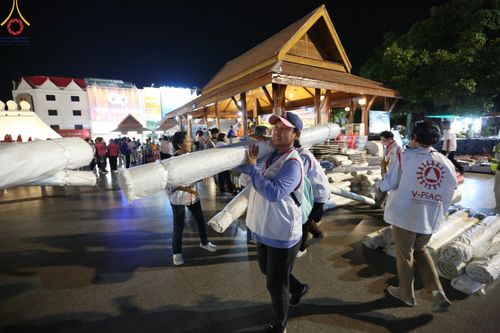 ภาพ No.126750:V.30 เต็มที่ เพื่อโคราช การเตรียมงาน ปฏิบัติงาน และเก็บงาน ของเจ้าหน้าที่หน่วยงานต่างๆ ทุกภาคส่วน เพื่อพิธีทำบุญเมืองนครราชสีมา ฉลอง 556 ปี ตักบาตรพระ 10,000 รูป ในวันเสาร์ที่ 2 มีนาคม พ.ศ.2567 ณ อนุสาวรีย์ท้าวสุรนารี จ.นครราชสีมา จัดโดย คณะสงฆ์จังหวัดนค