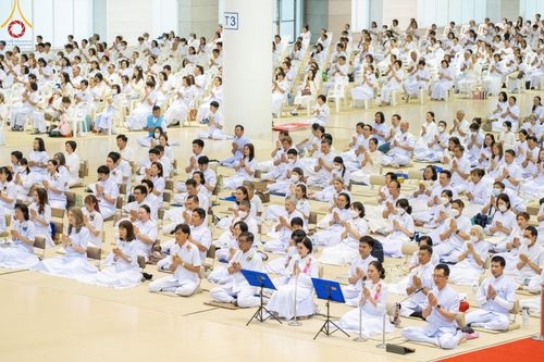 ภาพ No.187995:พิธีบูชาข้าวพระ วันขึ้นปีใหม่ 2568 ณ วัดพระธรรมกาย จ.ปทุมธานี วันที่ 1 มกราคม พ.ศ. 2568