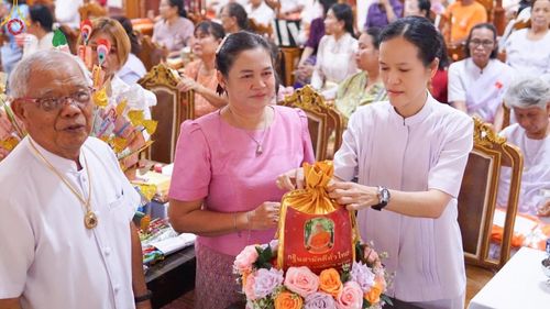 ภาพ No.169692:พิธีทอดกฐิน ณ วัดตระพังทอง ตำบลเมืองเก่า อำเภอเมือง จังหวัดสุโขทัย (มีอายุเก่าแก่ 741ปี) ในโครงการกฐินสามัคคีทั่วไทย 30,000 วัด บูชาธรรม 80 ปี หลวงพ่อธัมมชโย โดยคณะศิษยานุศิษย์วัดพระธรรมกาย วันที่ 26 ตุลาคม พ.ศ. 2567