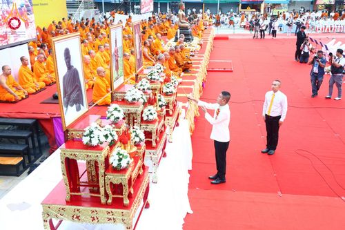 ภาพ No.210256:วันอาทิตย์ที่ 9 มีนาคม พ.ศ. 2568 พ่อเมืองโคราชจัดตักบาตรพระหมื่น ทำบุญเมือง 557 ปี